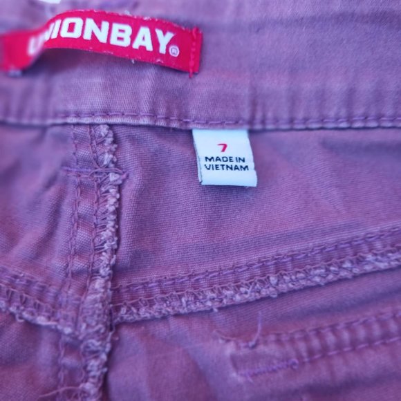 UNIONBAY Size 7 Red Women's Boot Cut Jeans Short - Picture 4 of 9
